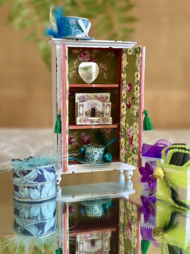 Dolls house artisan - 1:12,