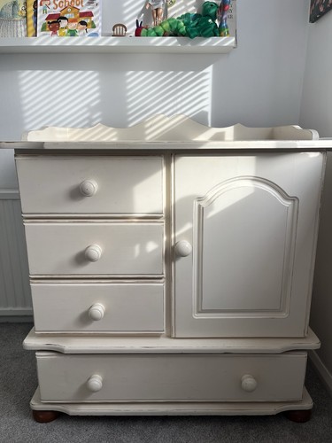 Shabby chic painted solid - chic, pine