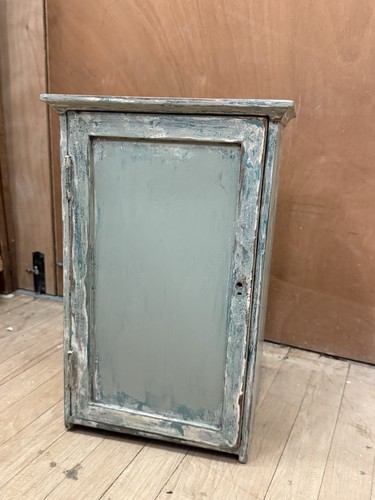 Vintage small wooden - small,